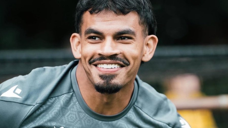 عرض جديد من النصر لإقناع التعاون بالتخلي عن سعد الناصر