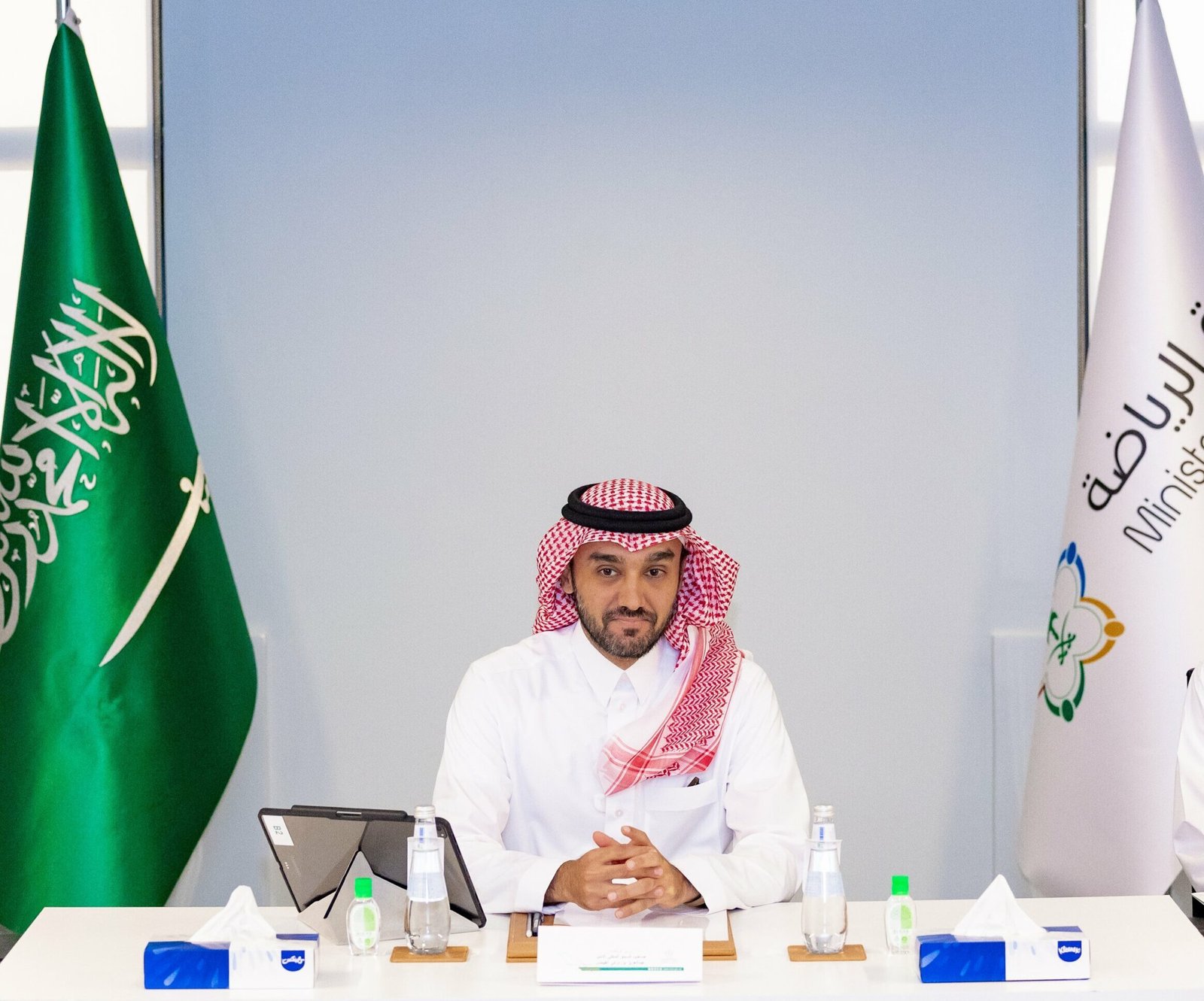 عاجل | وزير الرياضة يوجه «اتحاد القدم» بحل أزمات السوبر السعودي