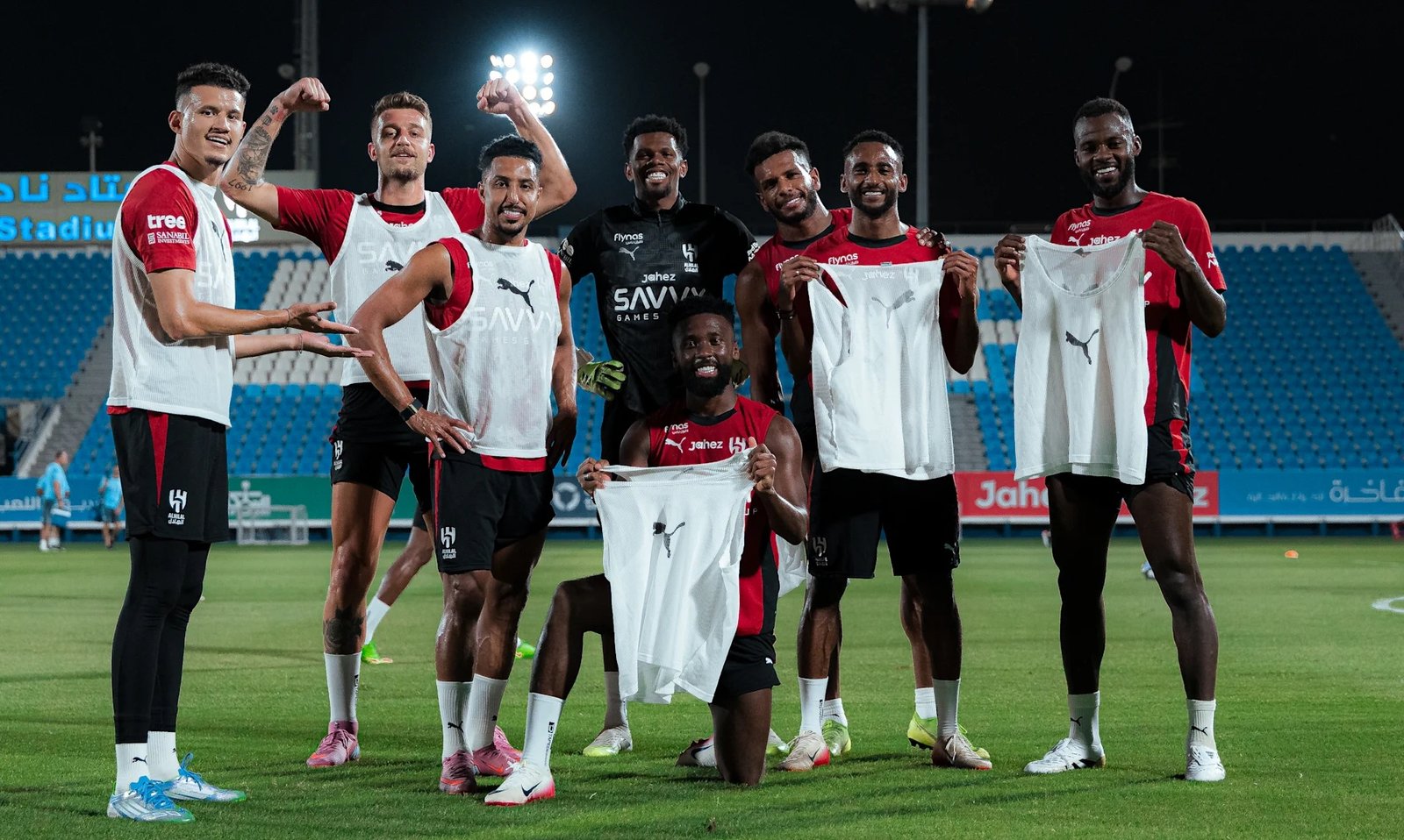 إنزاجي يتمسك بهذا اللاعب.. والهلال يرفض رحيله إلى فرنسا