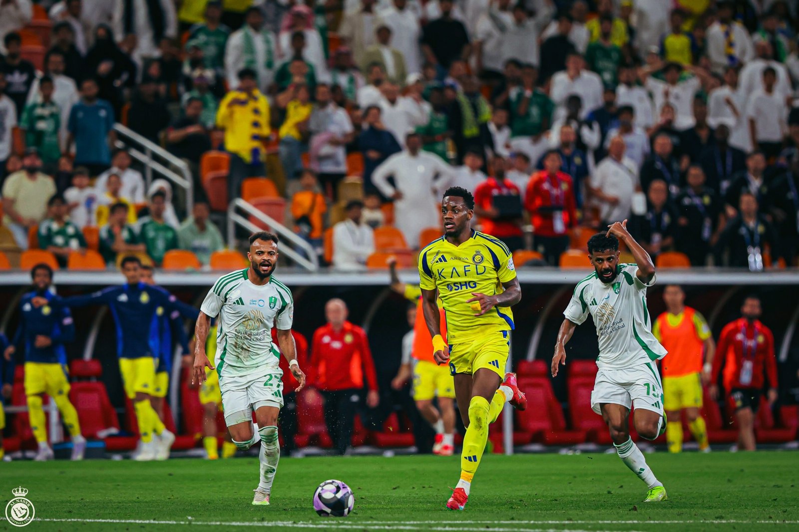 تفاصيل مناوشات بين لاعبي الأهلي والنصر في نهائي السوبر (فيديو)